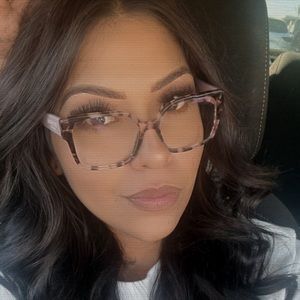 Meet your Posher, Marissa